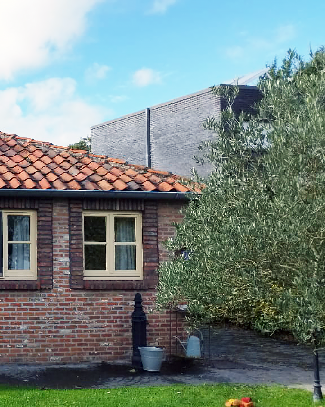 Strak afgewerkt houten buitenschrijnwerk