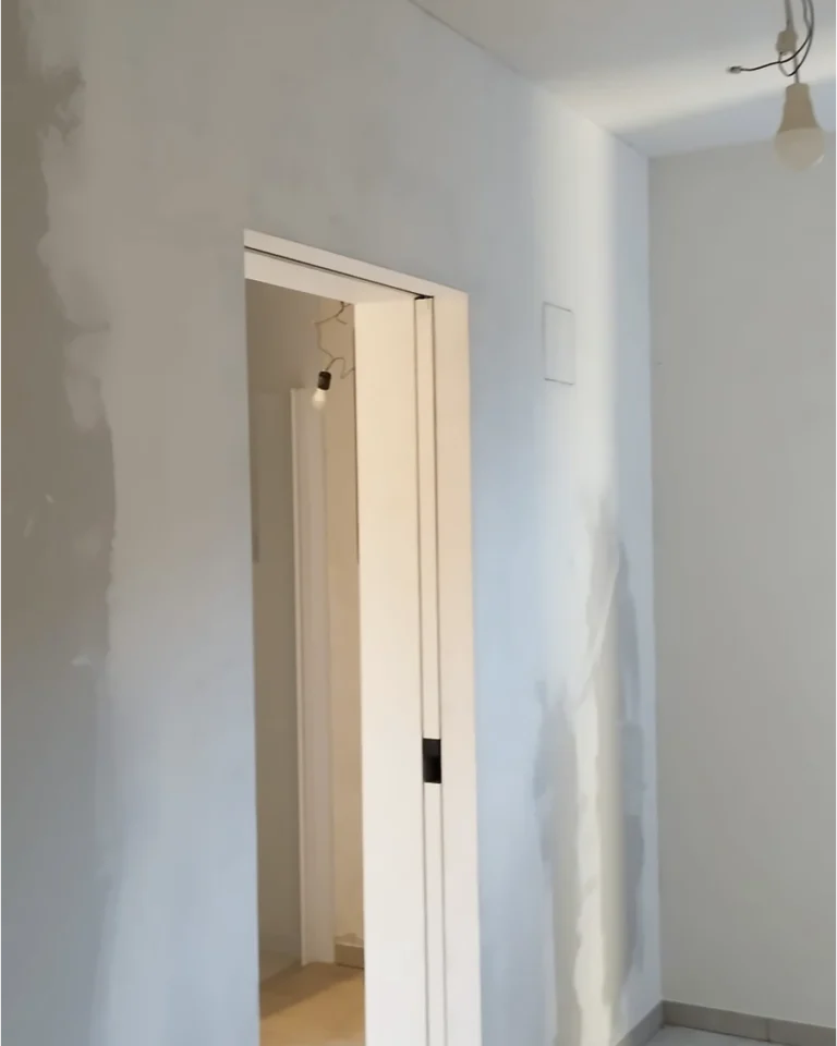 Plamuurwerken als voorbereiding op binnenschilderwerk in Antwerpen en Limburg.